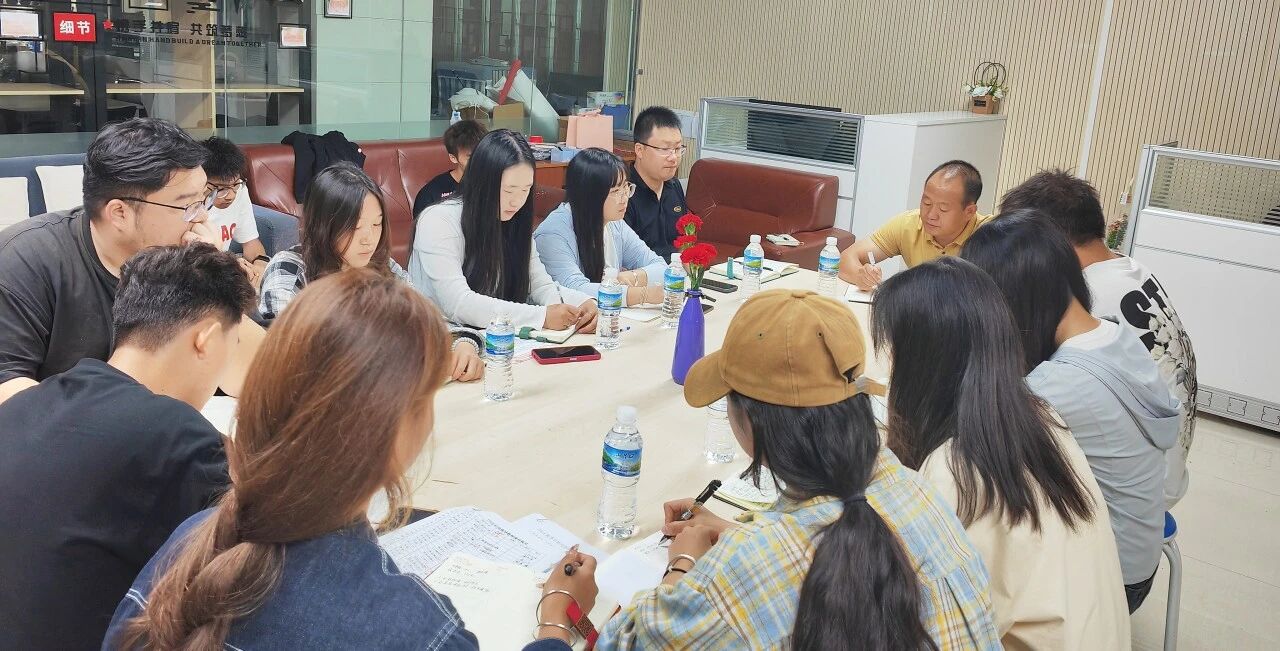 校领导与学生干部面对面座谈会座谈会