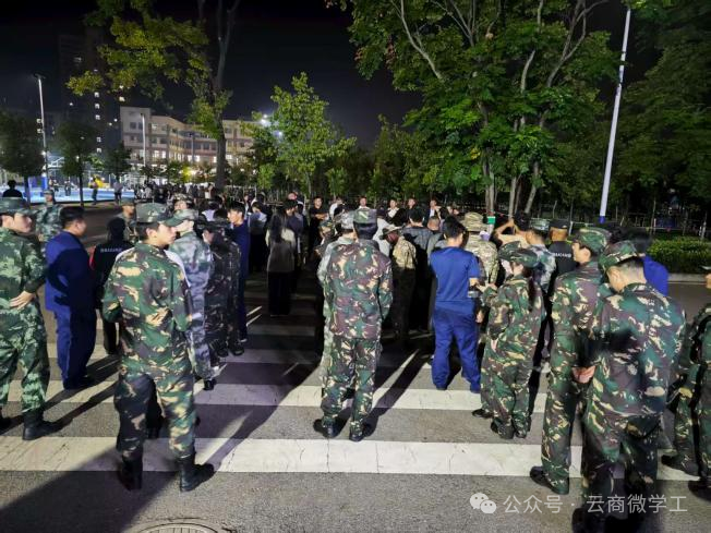 加强隐患排查 筑牢安全防线 ——我校开展学生公寓安全大检查专项行动